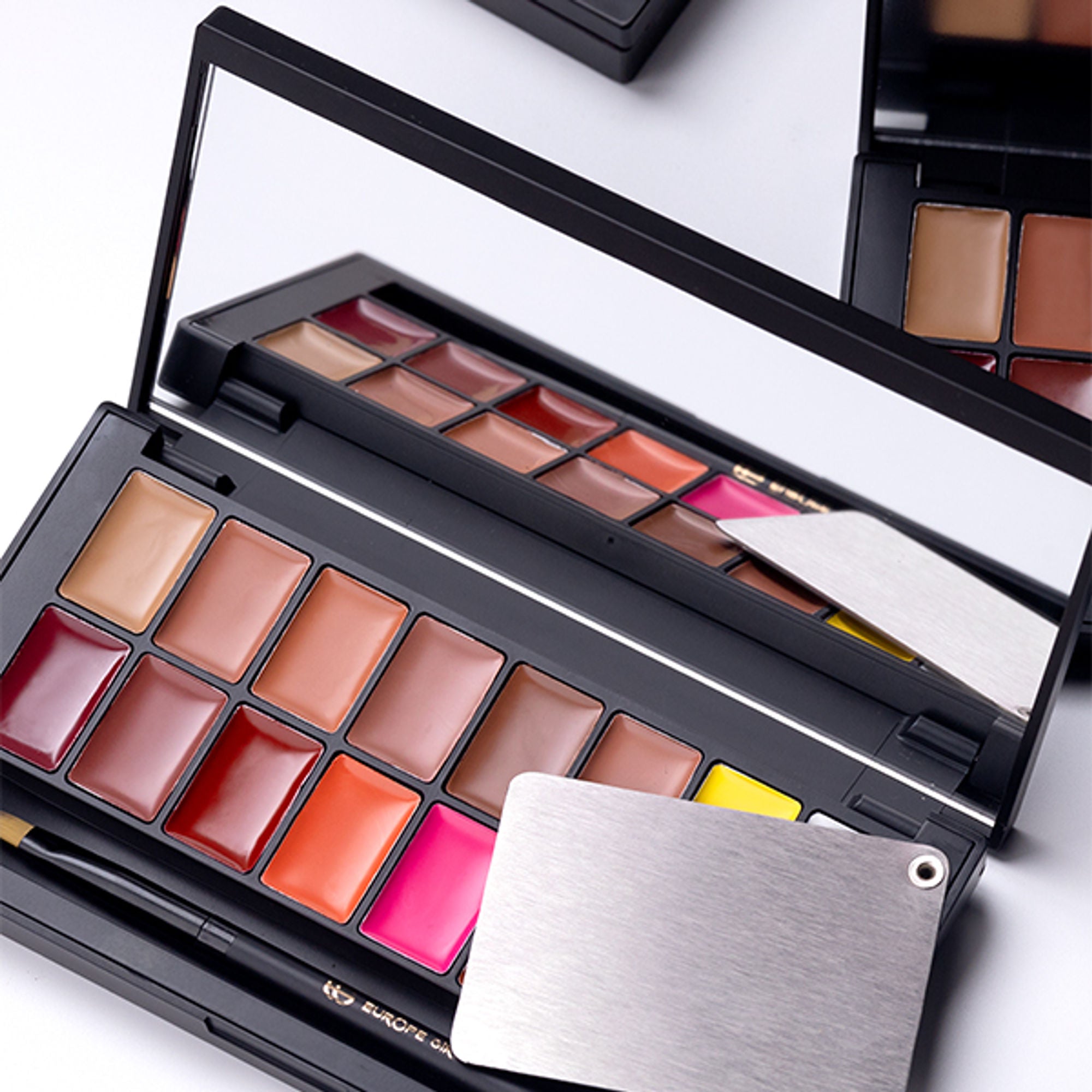 Europe Girl Kiss Me Lip Palette | Grocsy