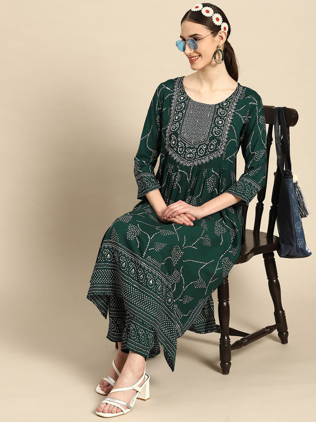 Sangria Women Green Bandhani Printed Sequinned Kurta with Trousers | Grocsy