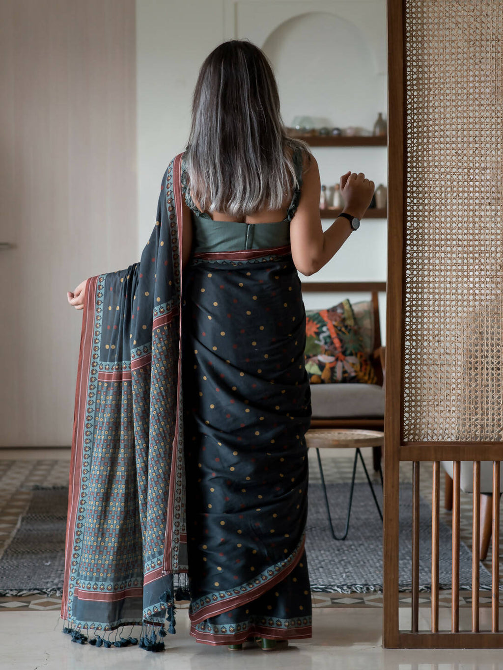 Suta Black Polka Dots Pure Cotton Saree | Grocsy
