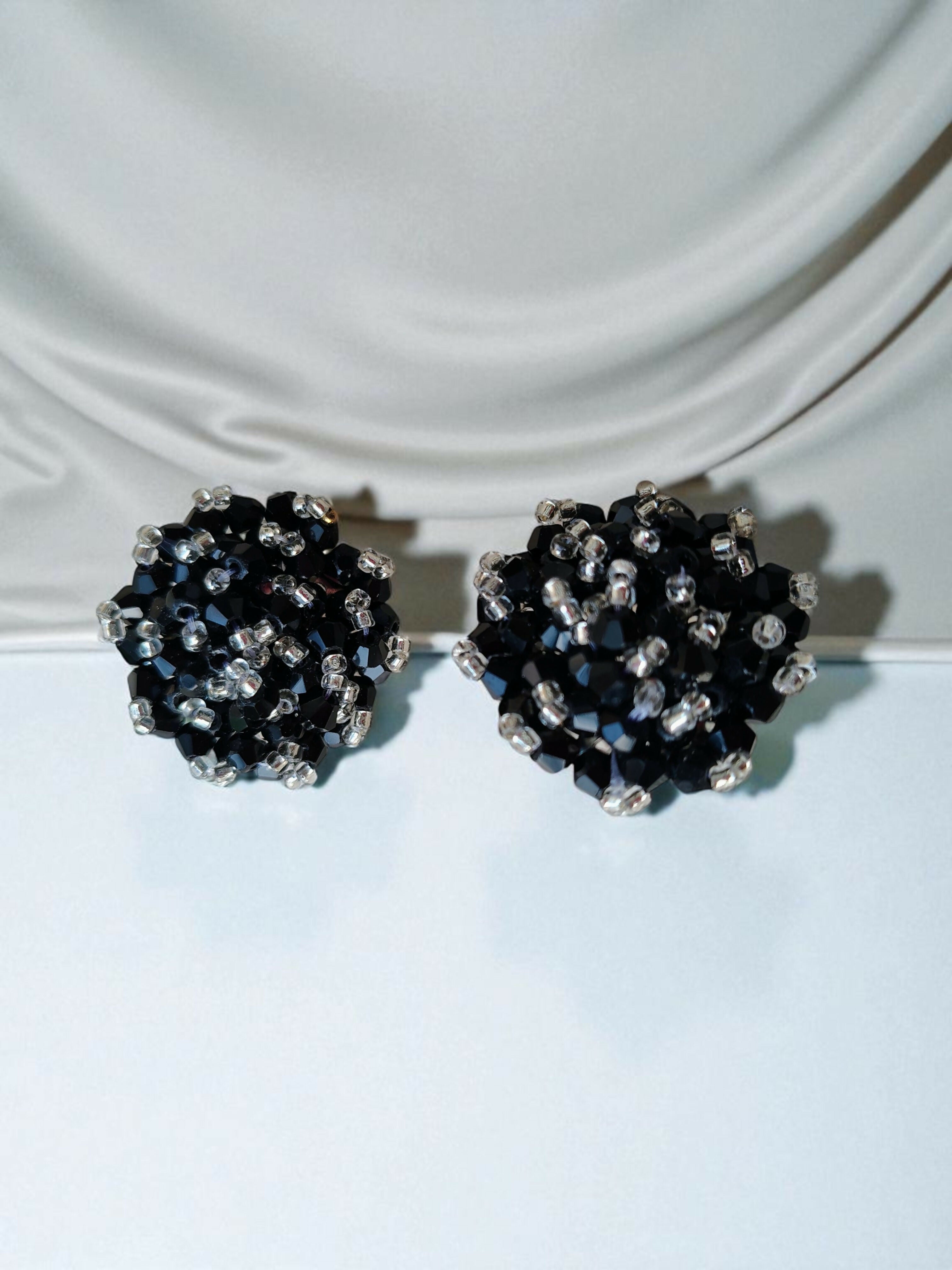 Inhanns Premium Everyday Studs - Black & White | Grocsy