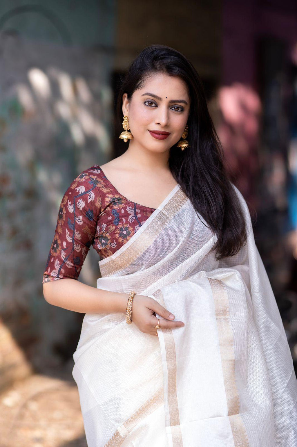 White Silk Blend Kalamkari Saree with Unstitched Blouse - Hiral Fashion | Grocsy