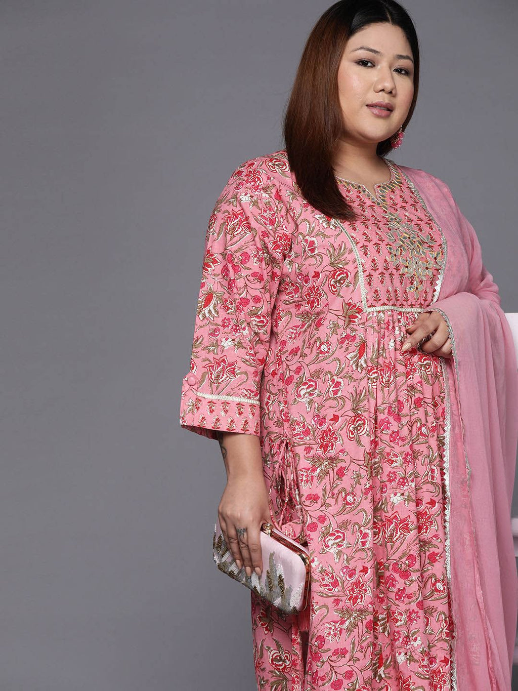 Sztori Plus Size Floral Printed Gotta Patti Cotton Straight Kurta & Trousers With Dupatta | Grocsy
