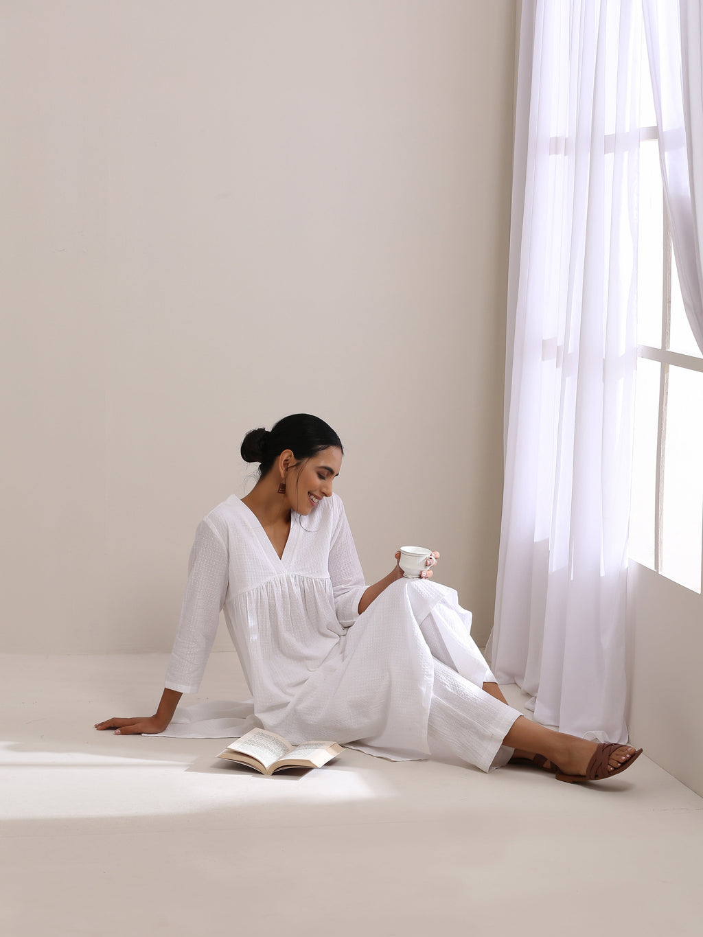 trueBrowns White Dobby Flared Slit Kurta Pant Set | Grocsy
