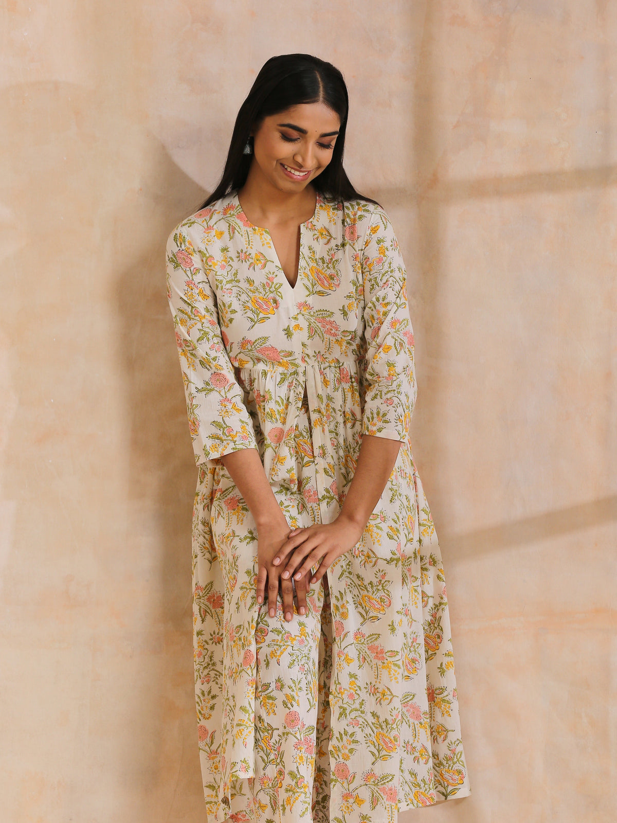 trueBrowns White Multi Color Overall Block Print Cotton Kurta Pant Set | Grocsy