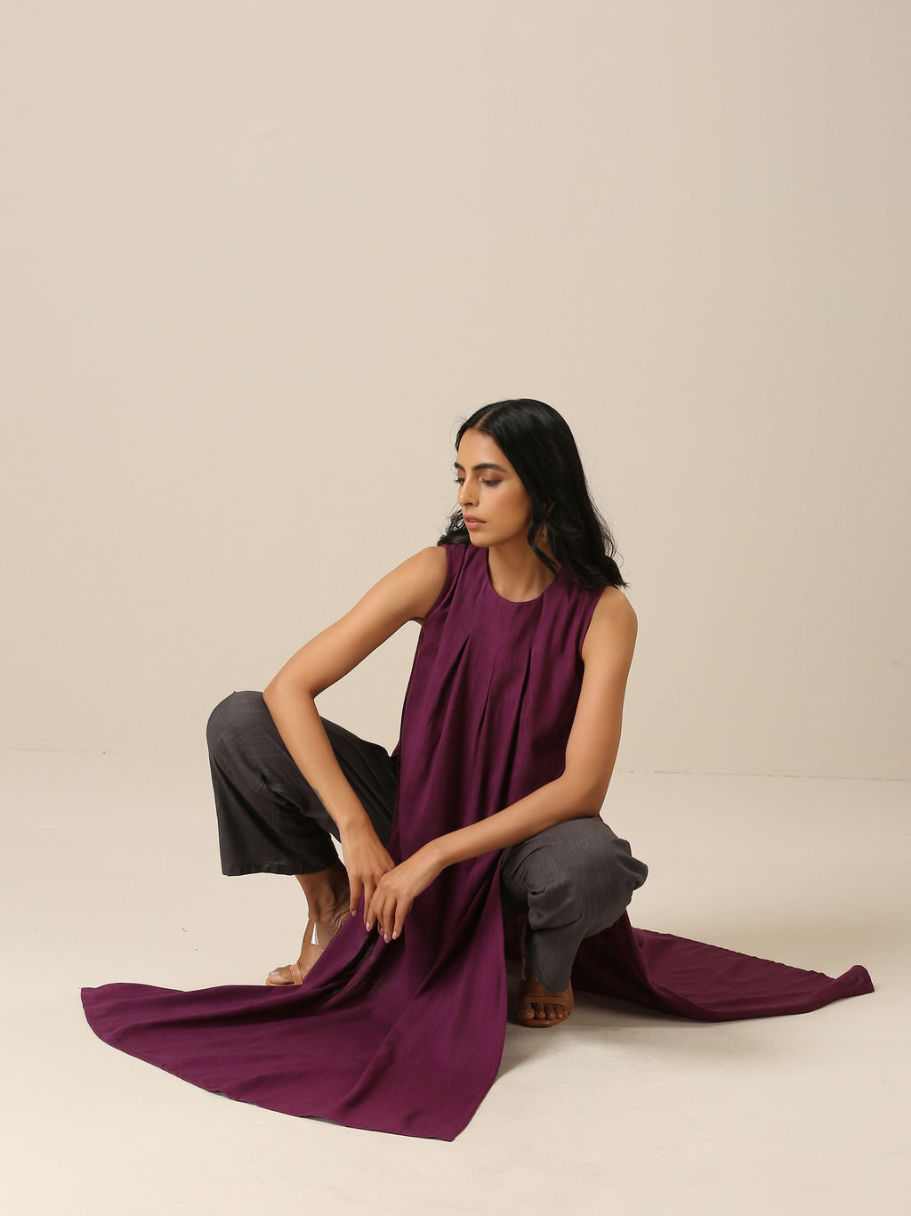 trueBrowns Plum Purple Slub Texture Sleeveless Kurta Pant Set | Grocsy
