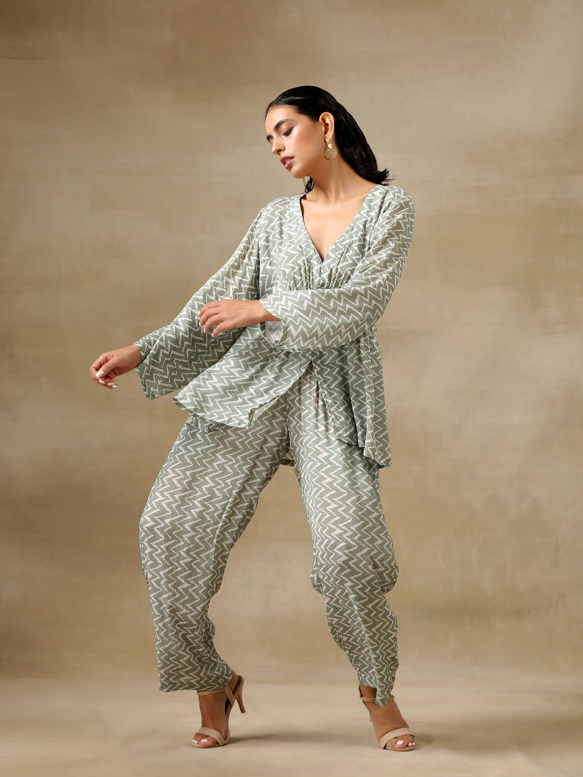 trueBrowns Light Green Bandhani Printed Silk V-Neck Co-Ord Set | Grocsy