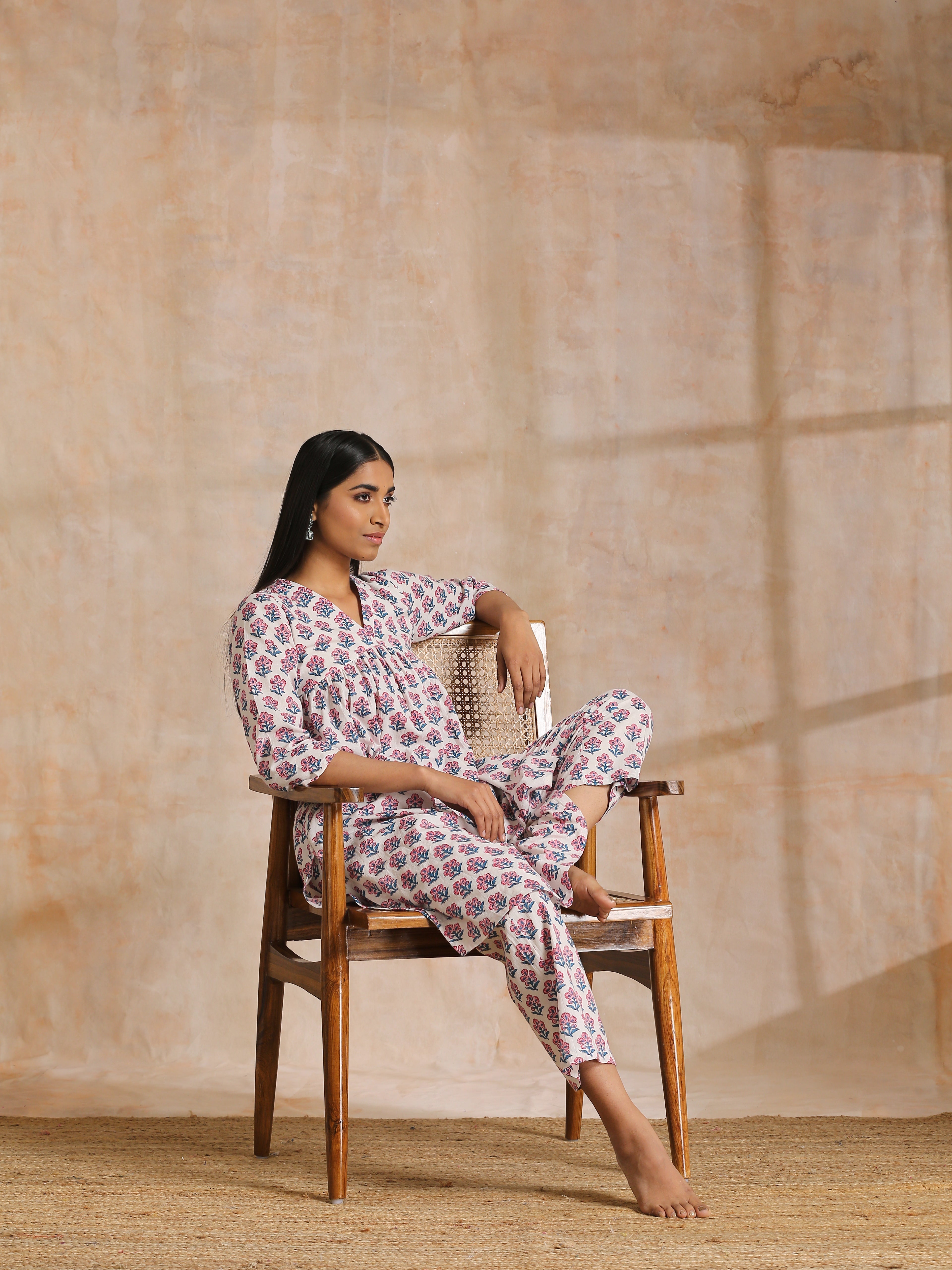 trueBrowns White With Pink Blue Floral Block Print Cotton Flared Slit Kurta Pant Set | Grocsy