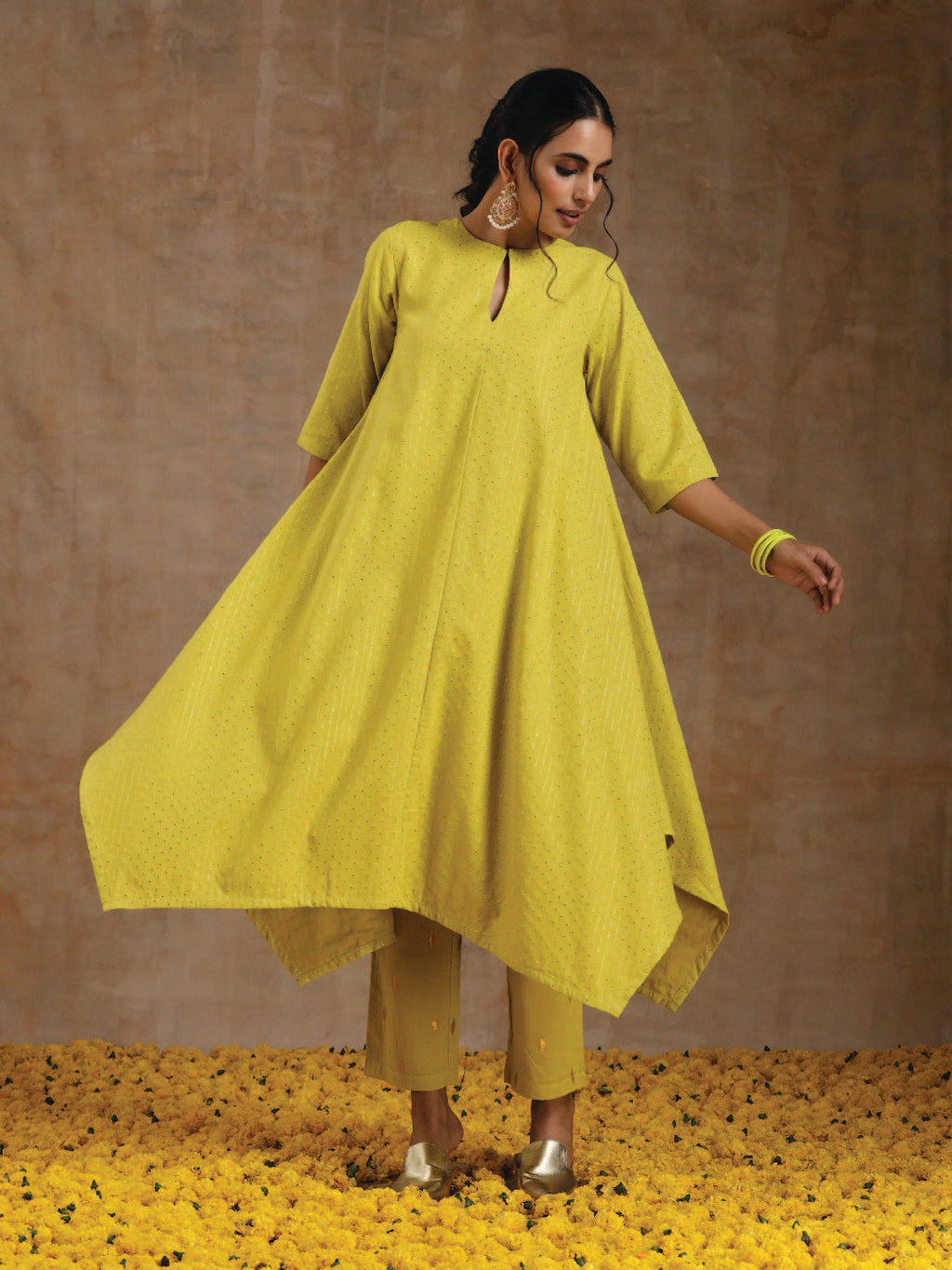 trueBrowns Lime Gold Cotton Handkerchief Kurta Set | Relove | Grocsy