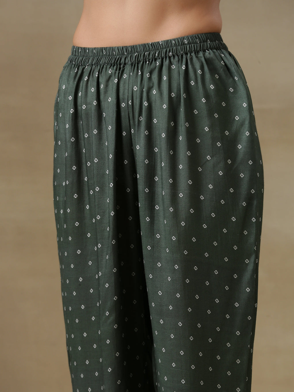trueBrowns Dark Green Bandhani Printed Silk Side Gathered Kurta Pant Set | Grocsy