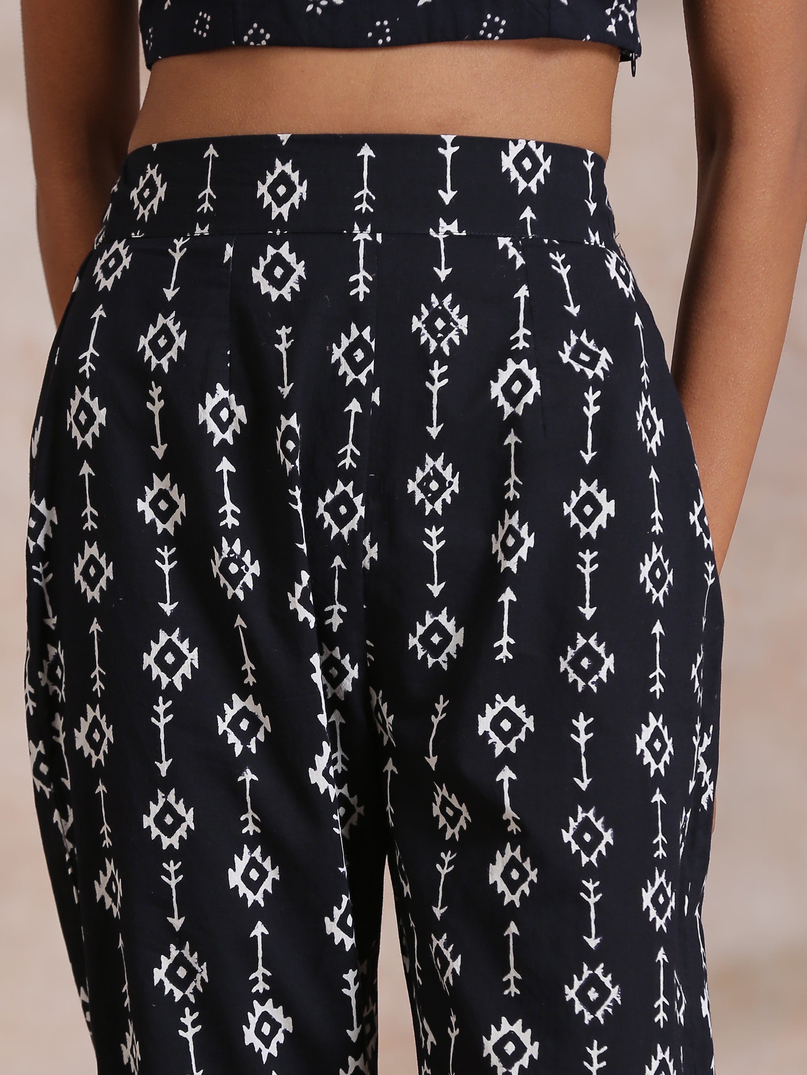 trueBrowns Black White Geometric Print Cotton Pant Suit Set | Grocsy