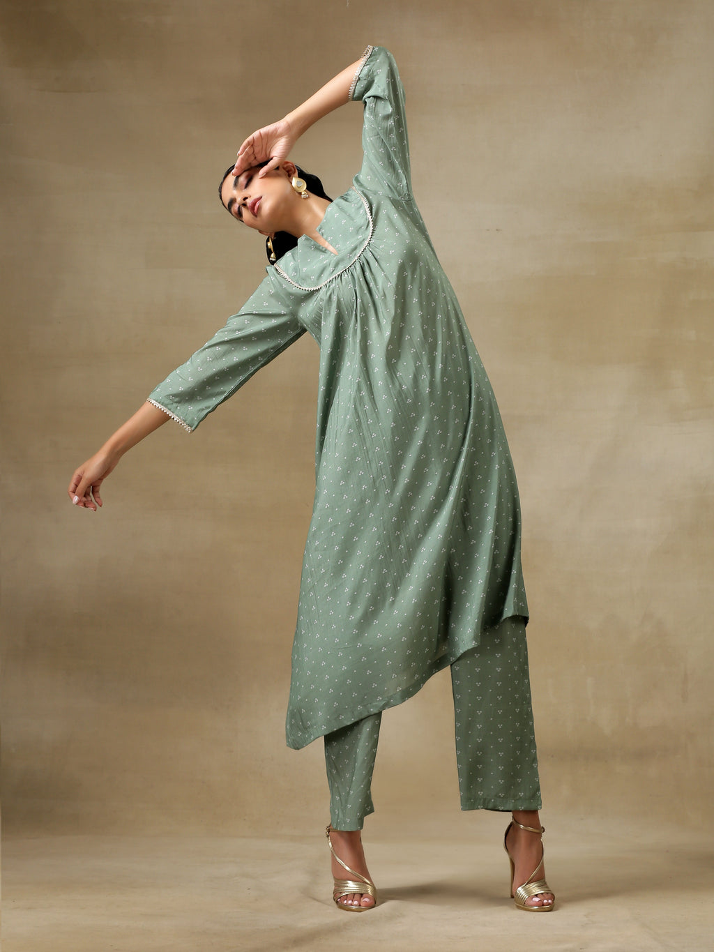 trueBrowns Light Green Bandhani Printed Silk Yoke Kurta Pant Set | Grocsy