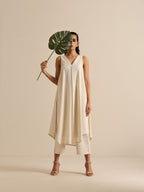 trueBrowns Off-White Sleeveless Kurta Pant Set | Grocsy