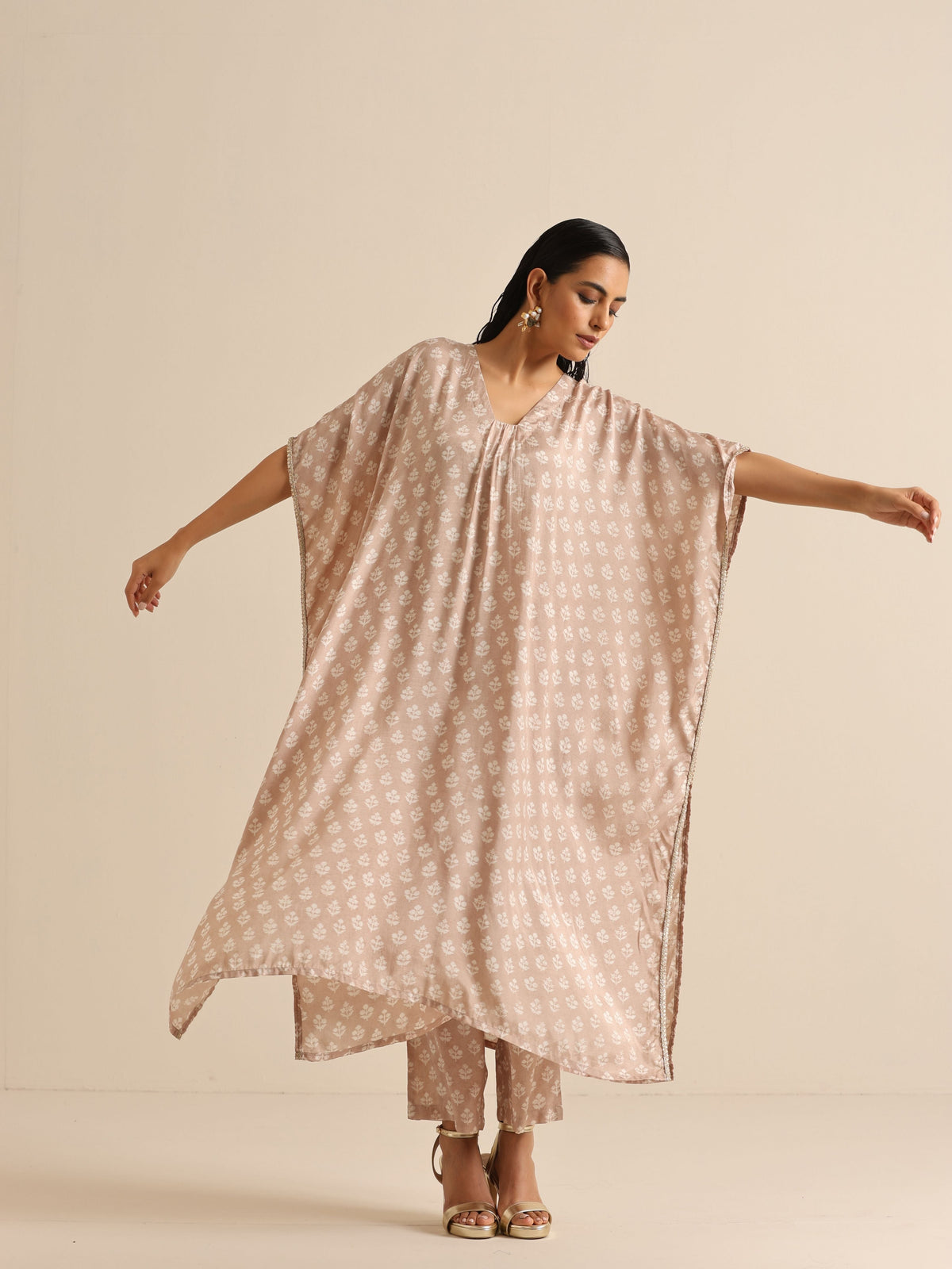 trueBrowns Beige White Floral Silk Print Kaftan Pant Set | Grocsy