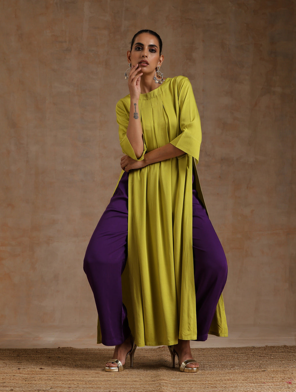 trueBrowns Lime Modal Satin Neck Pleat Kurta Set | Grocsy