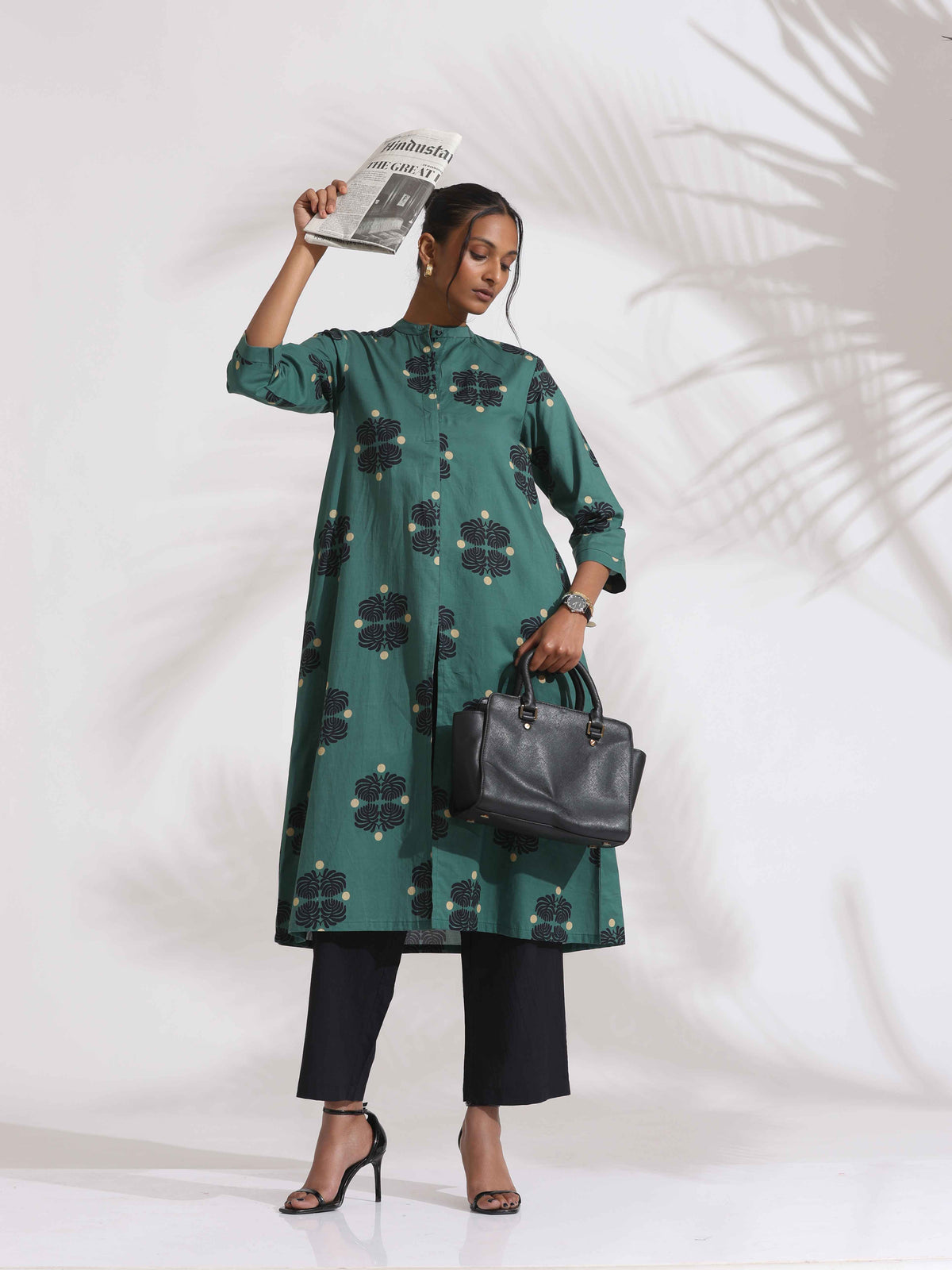 trueBrowns Green Cotton Print Front Slit Kurta Set | Grocsy