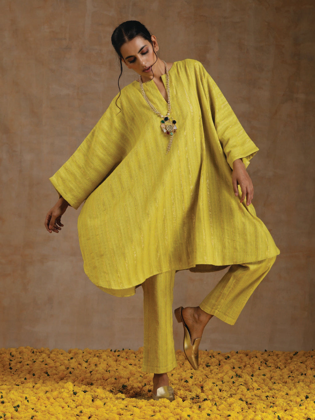 trueBrowns Lime Gold Cotton Oversized Round Co-Ord Set | Grocsy