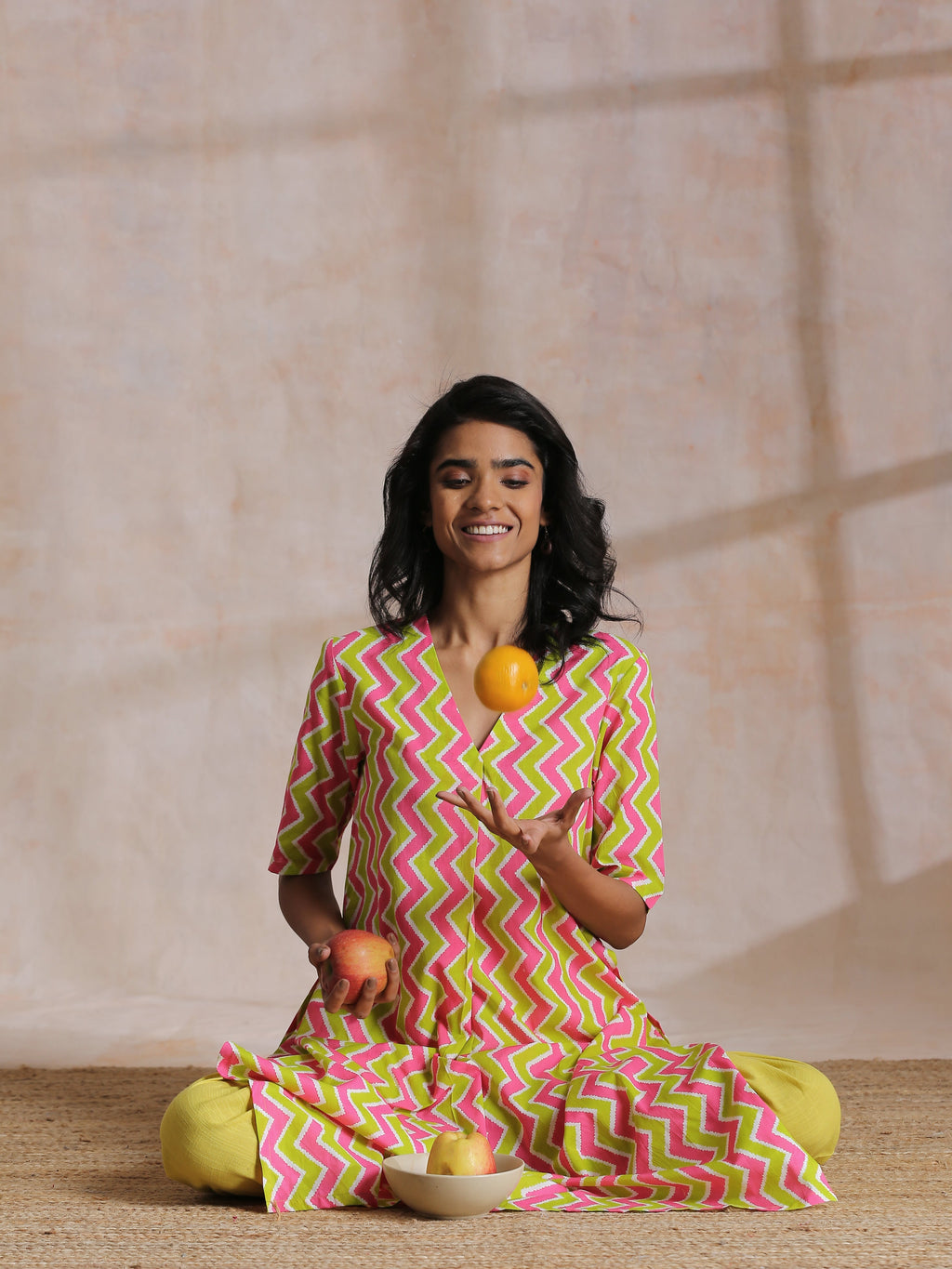 trueBrowns Lime Pink Zig-Zag Lines Print Cotton Kurta Pant Set | Grocsy