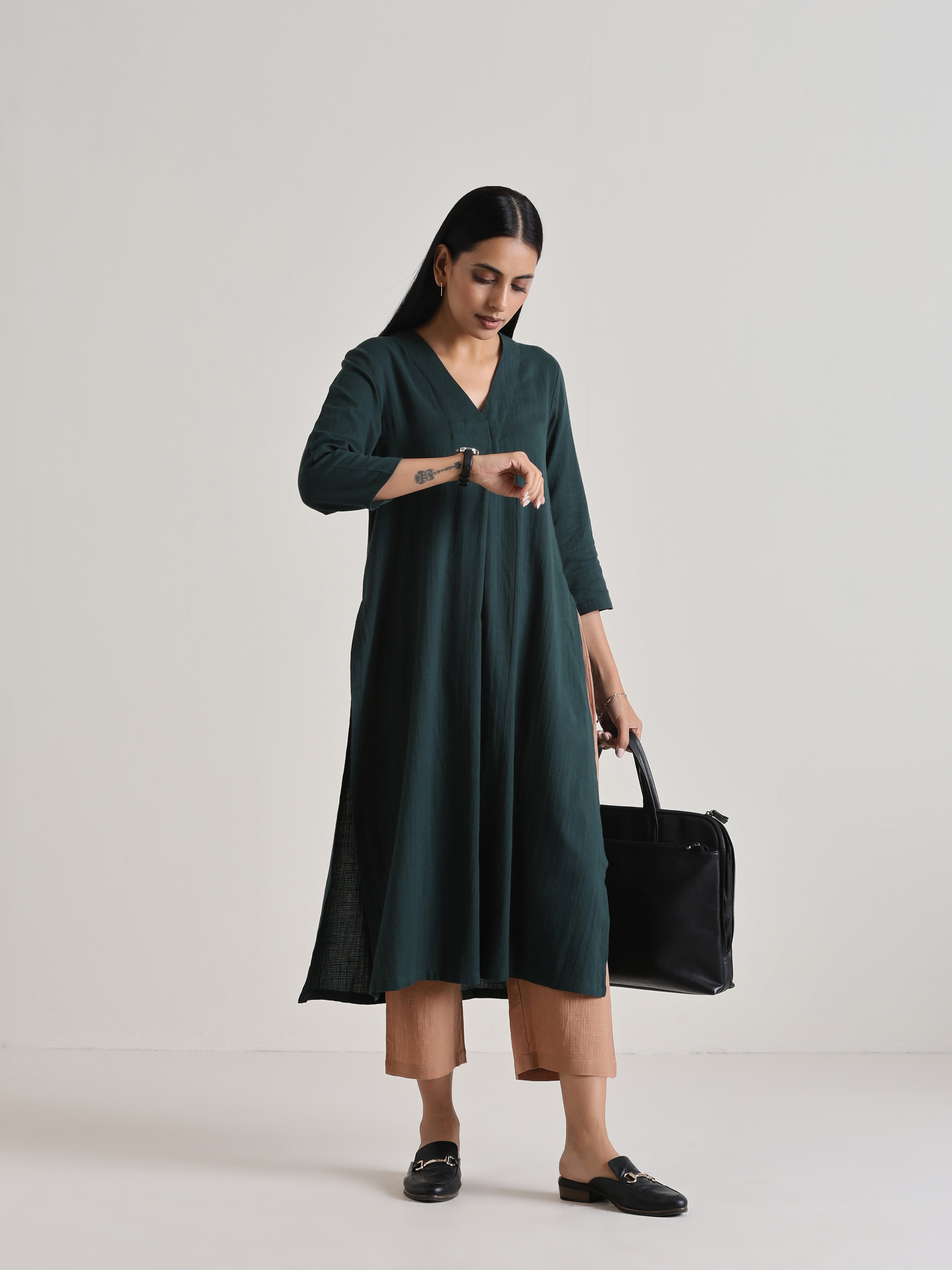 trueBrowns Dark Green Kurta Pant Set | Grocsy
