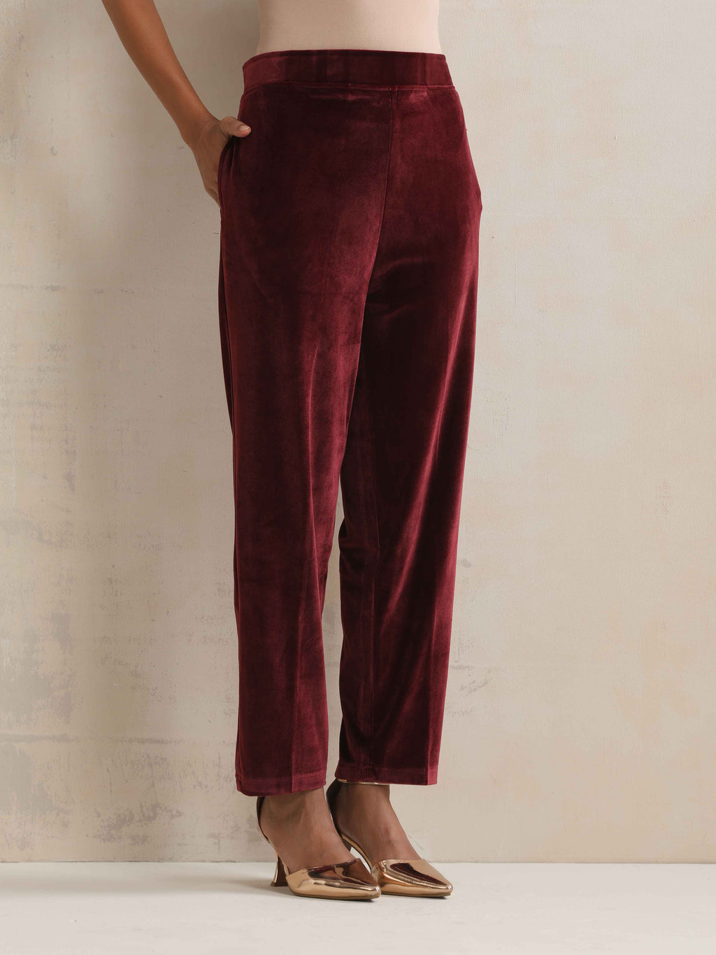 trueBrowns Maroon Velvet Floral Embroidered Kurta Pant Dupatta Set | Grocsy