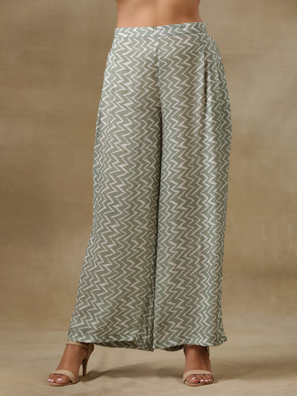 trueBrowns Light Green Bandhani Printed Silk Sleevesless Jacket Pant Set | Grocsy