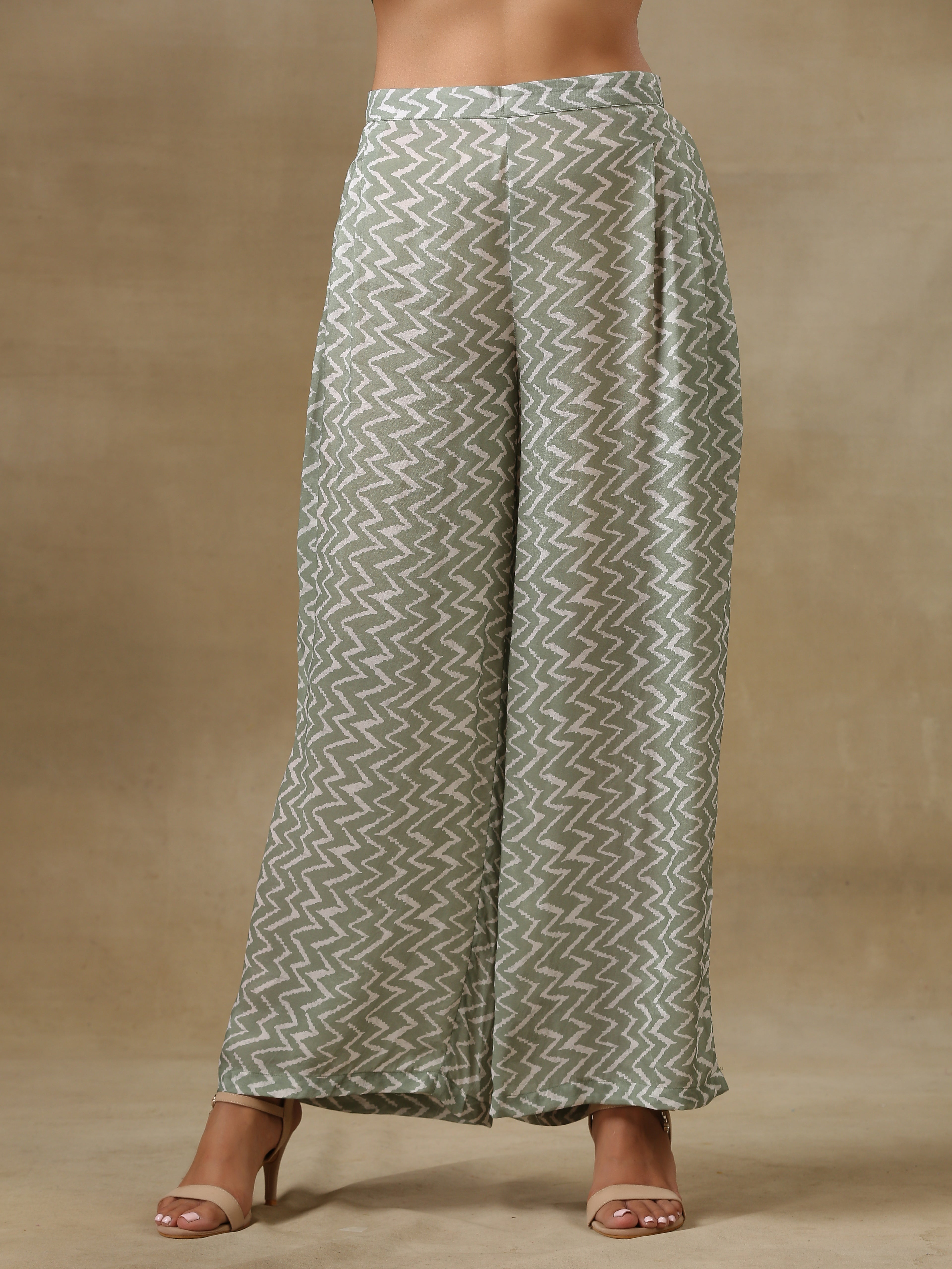 trueBrowns Light Green Bandhani Printed Silk Sleevesless Jacket Pant Set | Grocsy