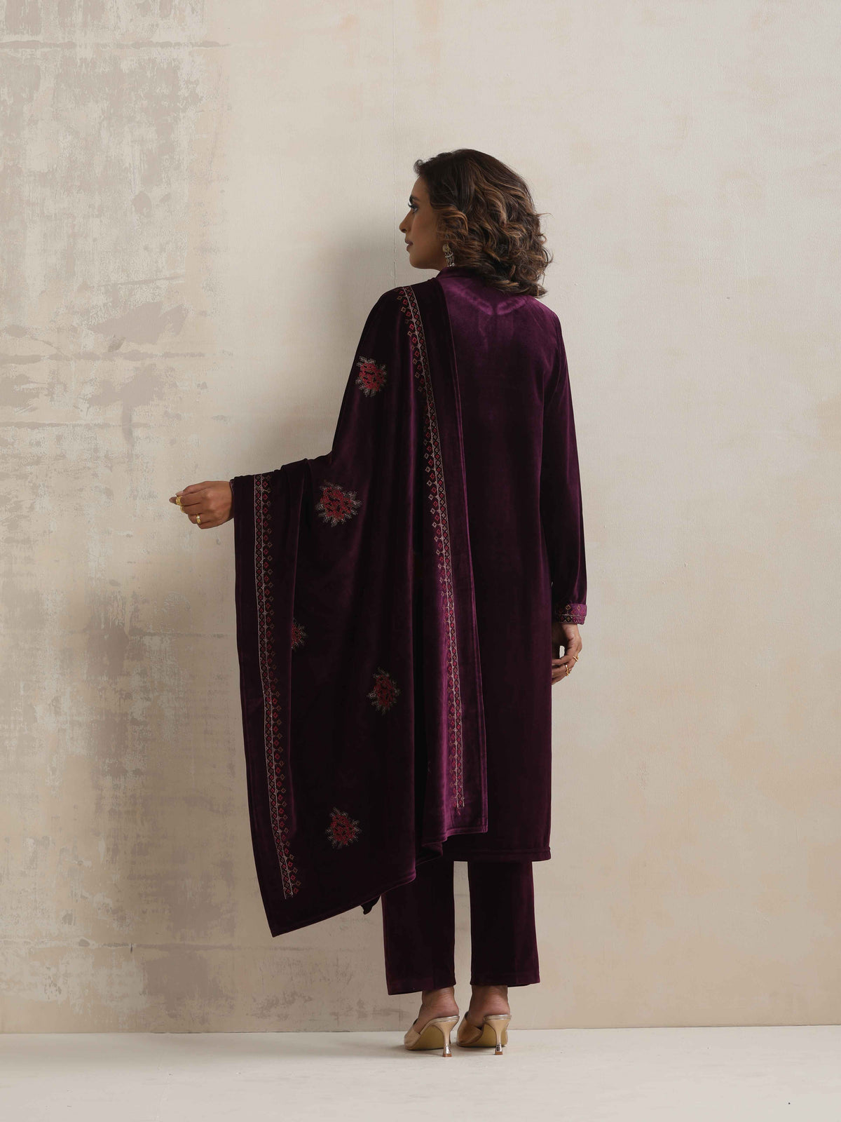 trueBrowns Purple Velvet Floral Embroidered Kurta Pant Dupatta Set | Grocsy
