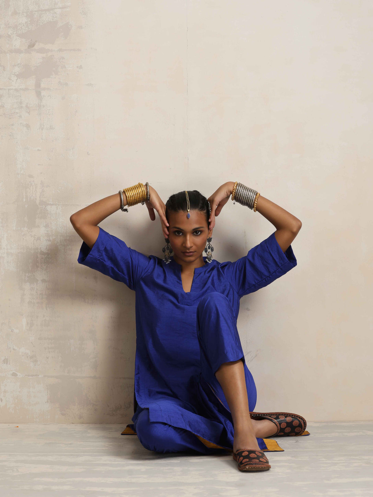 trueBrowns Blue Silk High Slit Kurta Set | Grocsy