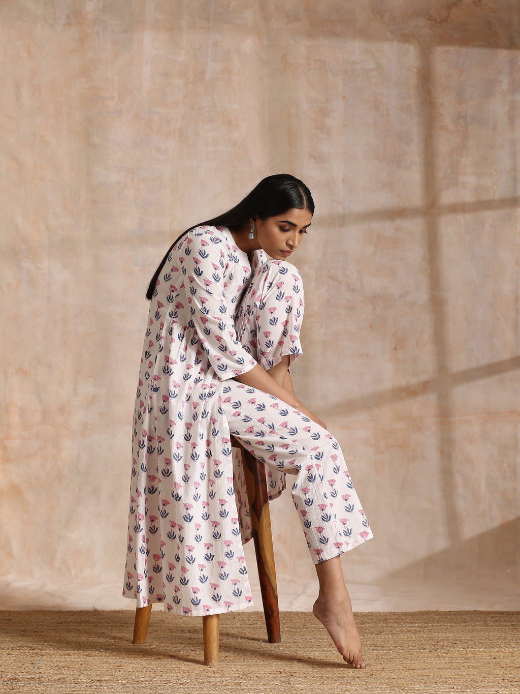 trueBrowns White With Pink Blue Buta Block Print Cotton Kurta Pant Set | Grocsy