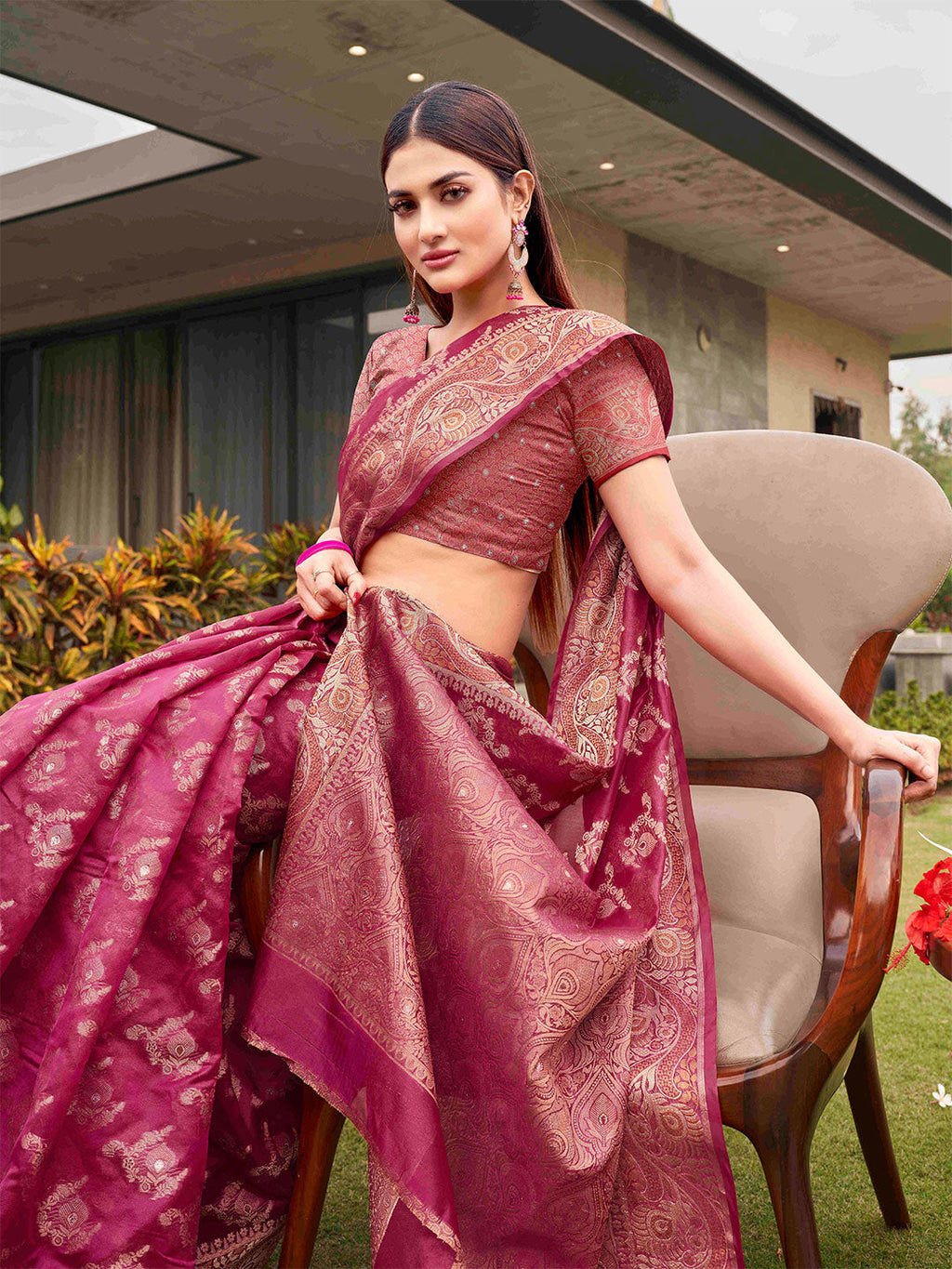Tikhi Imli Pink Ethnic Motifs Woven Design Zari Saree | Grocsy