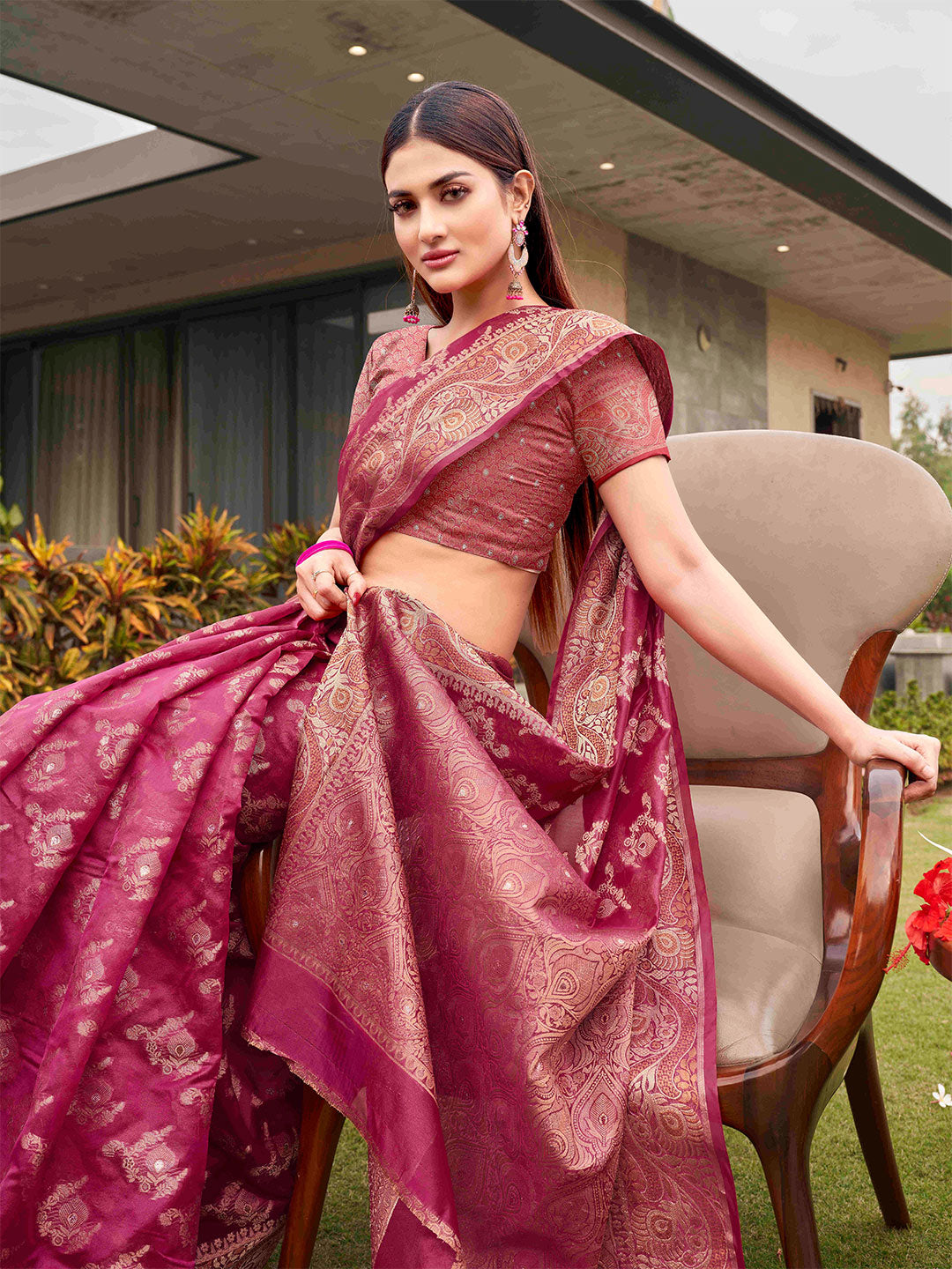 Tikhi Imli Pink Ethnic Motifs Woven Design Zari Saree | Grocsy