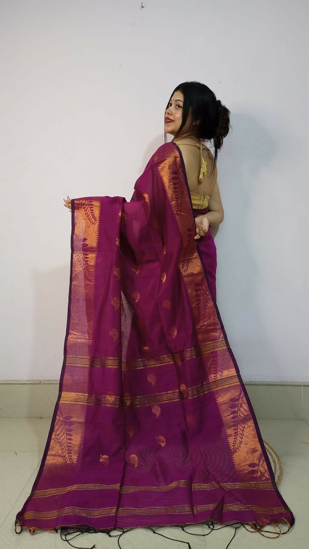 Exclusive Collection Beautiful Magenta Cotton Silk Woven Handloom Saree With Running Blouse Piece | Grocsy