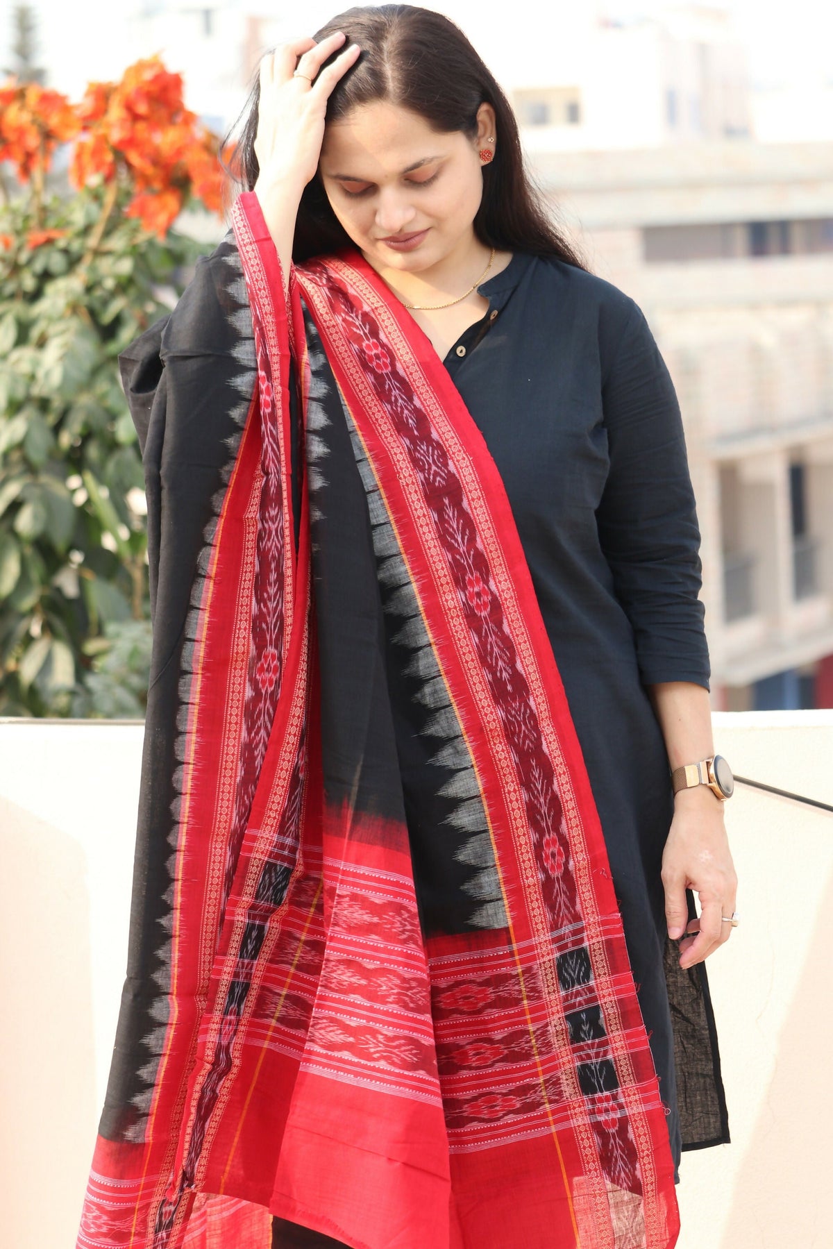 Earthyweaves Black Sambalpuri Dupatta | Grocsy