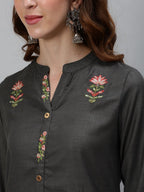 Aks Floral Embroidered Mandarin Collar Thread Work Detailed Straight Kurta with Trousers | Grocsy