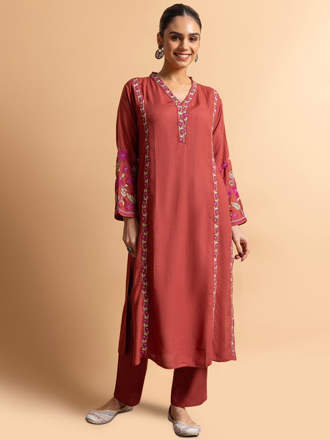 HOUSE OF KARI Floral Embroidered Regular Chikankari Kurta with Trousers | Grocsy