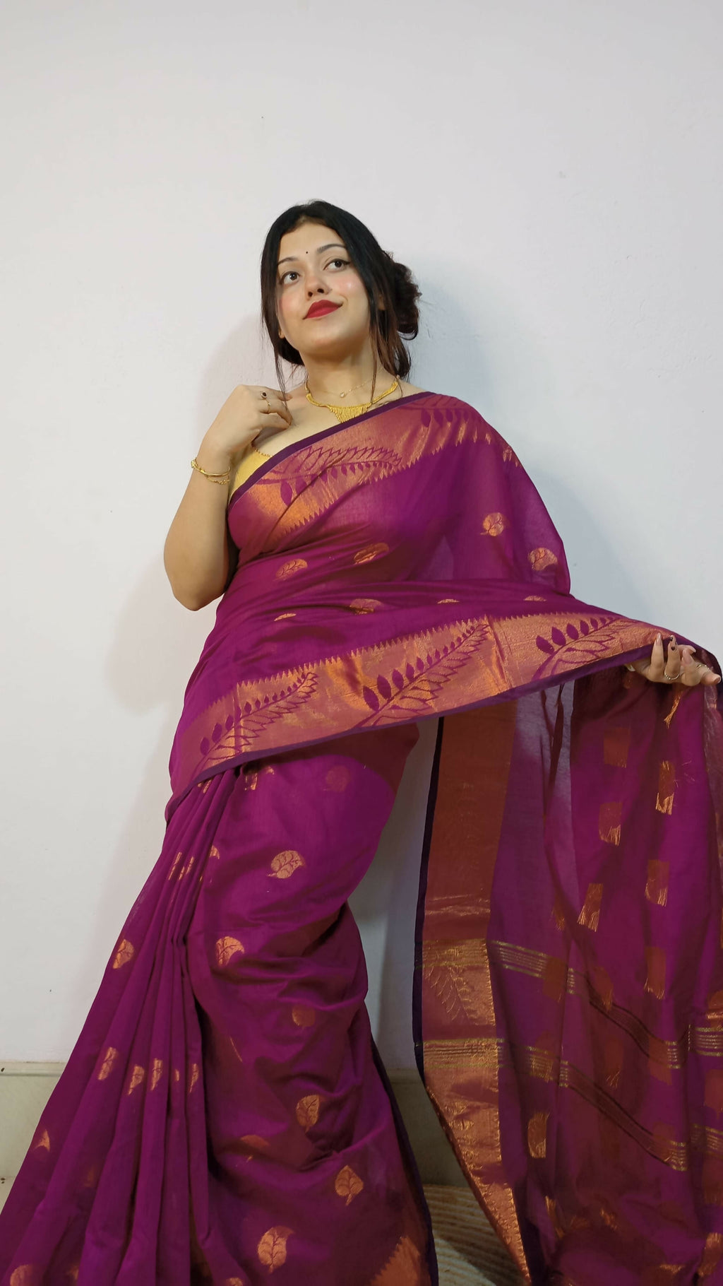 Exclusive Collection Beautiful Magenta Cotton Silk Woven Handloom Saree With Running Blouse Piece | Grocsy