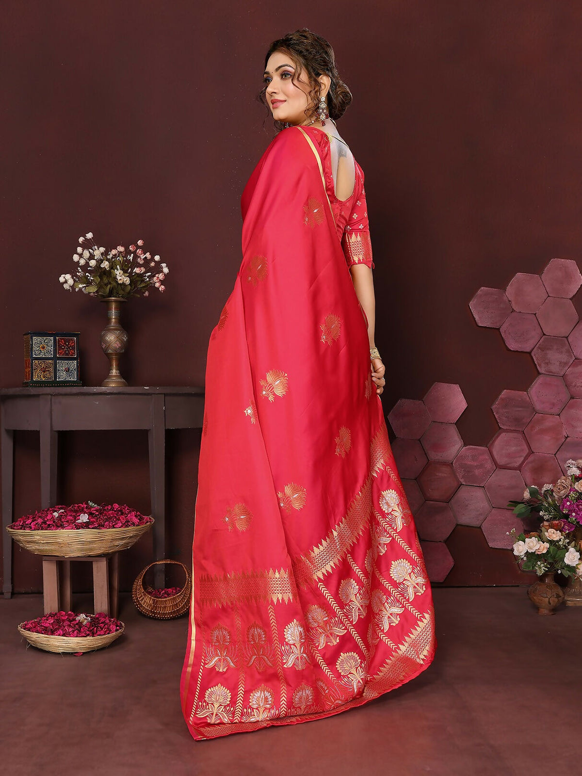 Joban Fashion Reddish-Pink Floral Motifs Banarasi Silk Sarees | Grocsy