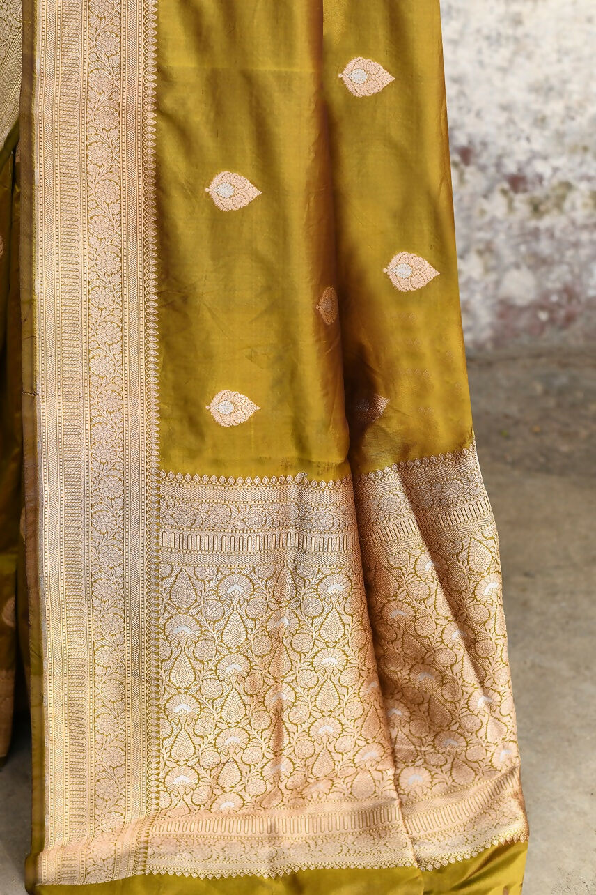 Joban Fashion Olive Green Pure Katan Pure Handloom Banarasi Silk Saree | Grocsy