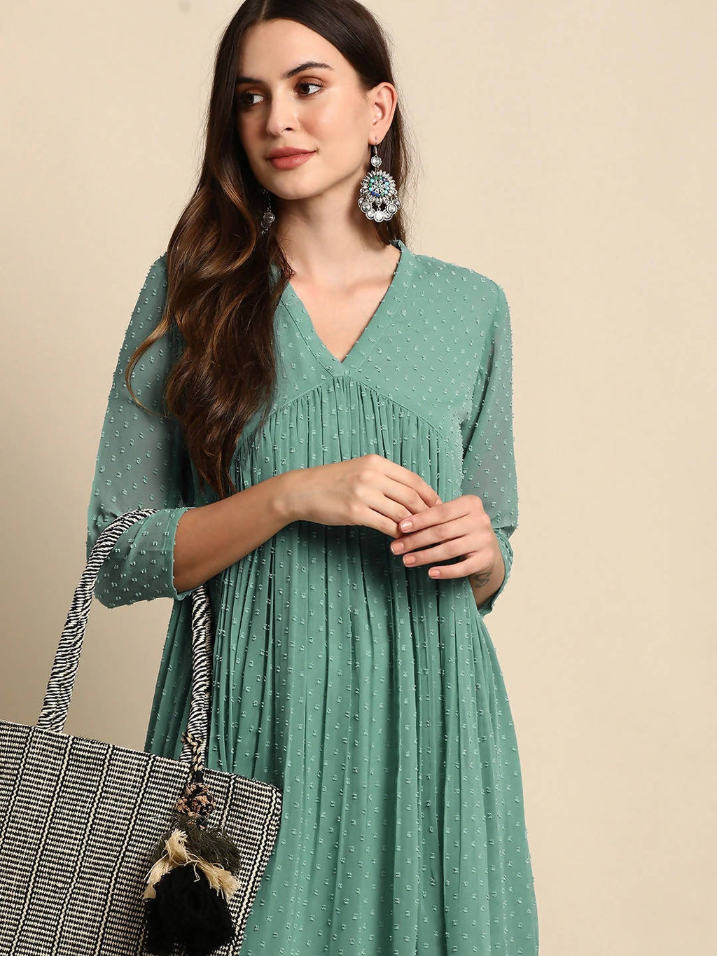 Janasya Women Green Solid Dobby Weave Kurta | Grocsy