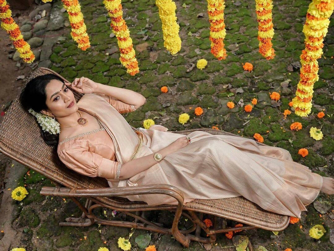 DEIANA'S Beautiful Designer Golden zari Soft Lichi Silk Saree - White | Grocsy
