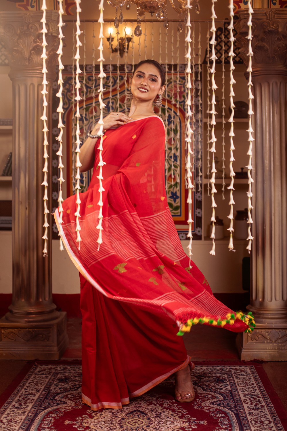Very Much Indian Mastaani - Pure Mul Jamdhani Cotton Handloom Saree with Beautiful Diamond Weaves - Red | Grocsy