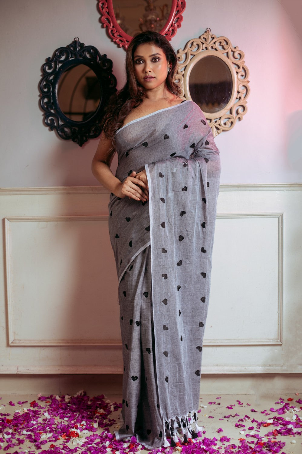 Very Much Indian Mastaani - Pure Mul Jamdhani Cotton Handloom Saree with Beautiful Heart Weaves - Grey | Grocsy