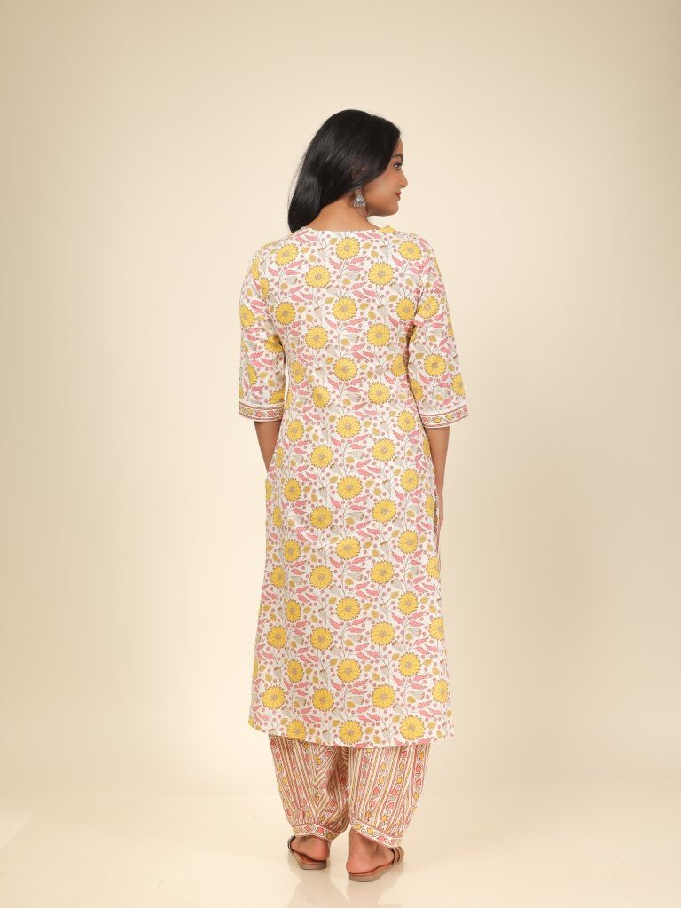 Aramya Straight Soft Cotton Floral Print Women's Kurta - Off White | Grocsy