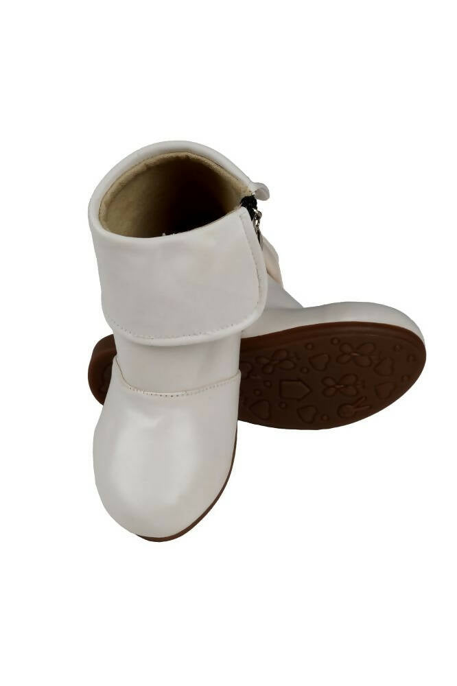 Tiny Bugs Girls Anckle Lenght Boots -White | Grocsy