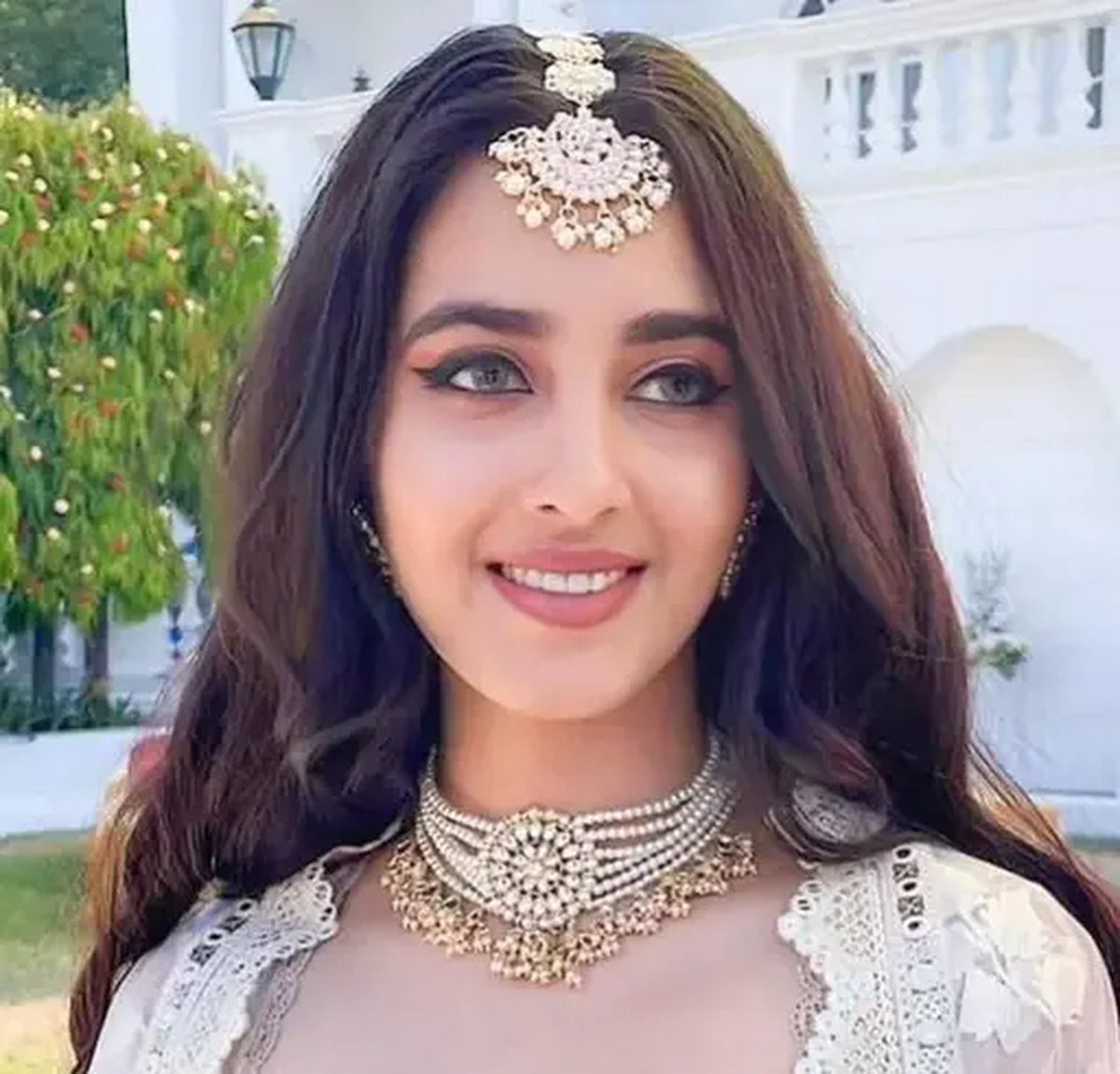 Jewel City Elegant Bridal Jewelry Set with Pearl Choker and Ornate Maang Tikka | Grocsy