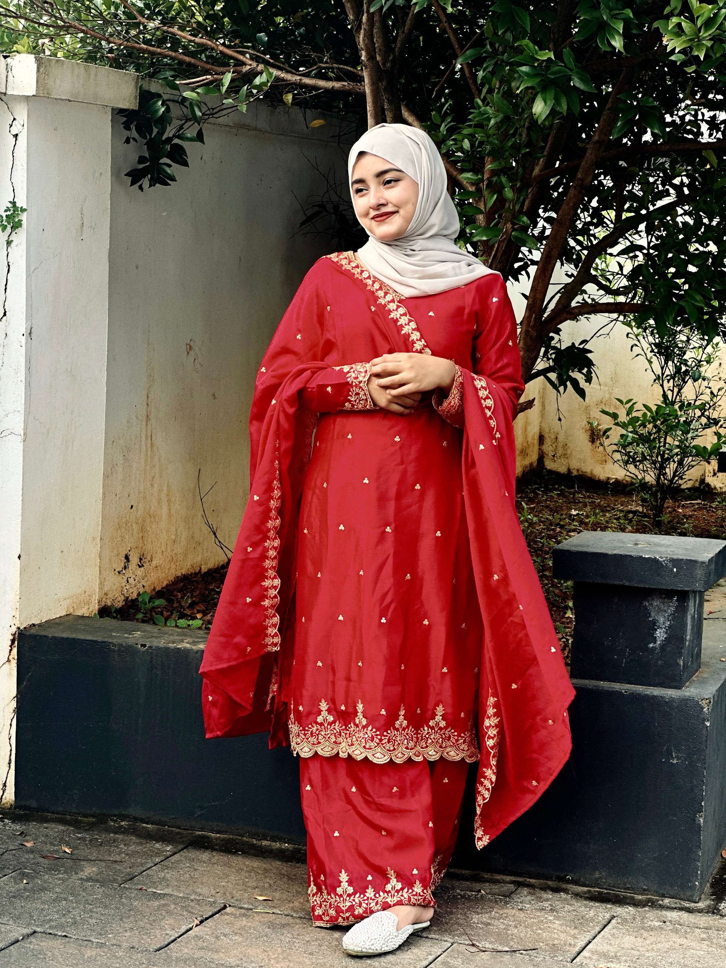Lehenga Mart Sequence Embroidery Top And Palazzo With Dupatta Set-Red | Grocsy