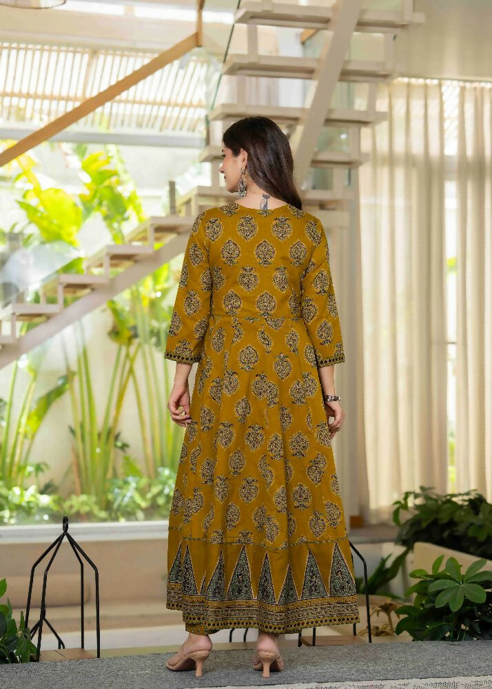 Jaimini Women Cotton Printed Round Neck 3/4 Sleeves Calf Length Flared Kurta Pant And Dupatta Set | Grocsy