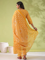 Janasya Regular Poly Cotton Mustard Gemometric V-Neck Kurta Set | Grocsy