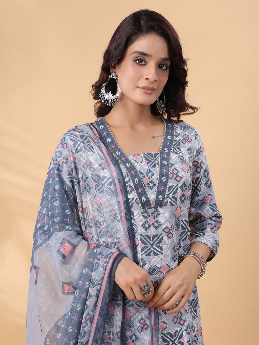 Janasya Regular Biscuit Slub Grey Gemometric Square Neck Kurta,Bottom & Dupatta | Grocsy