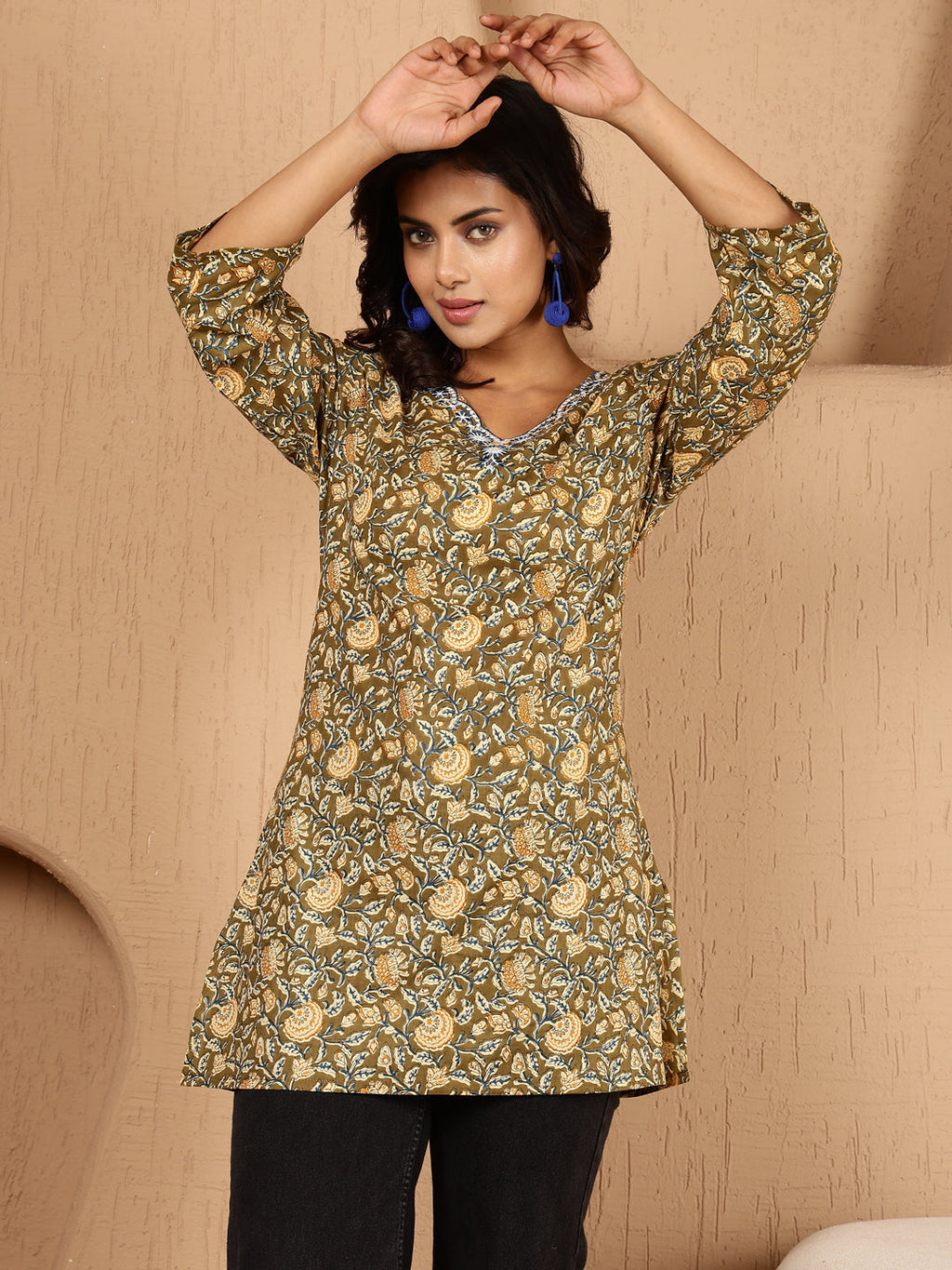 Antaran Green Pure Cotton Embroidered Tunic | Grocsy