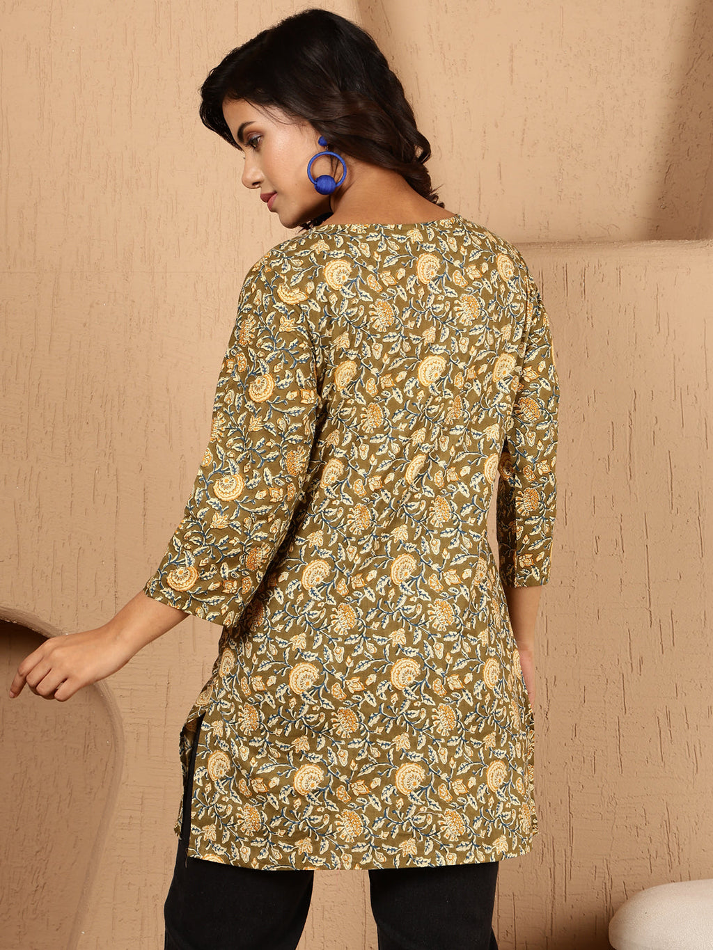 Antaran Green Pure Cotton Embroidered Tunic | Grocsy